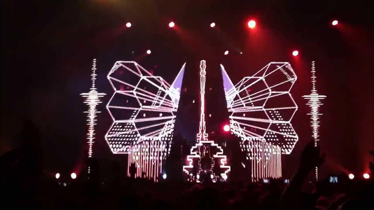 Avicii Levels VS Gotye Somebody that I used to know Live at David
