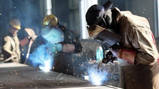 U.S. added 455,000 private payrolls in March: ADP