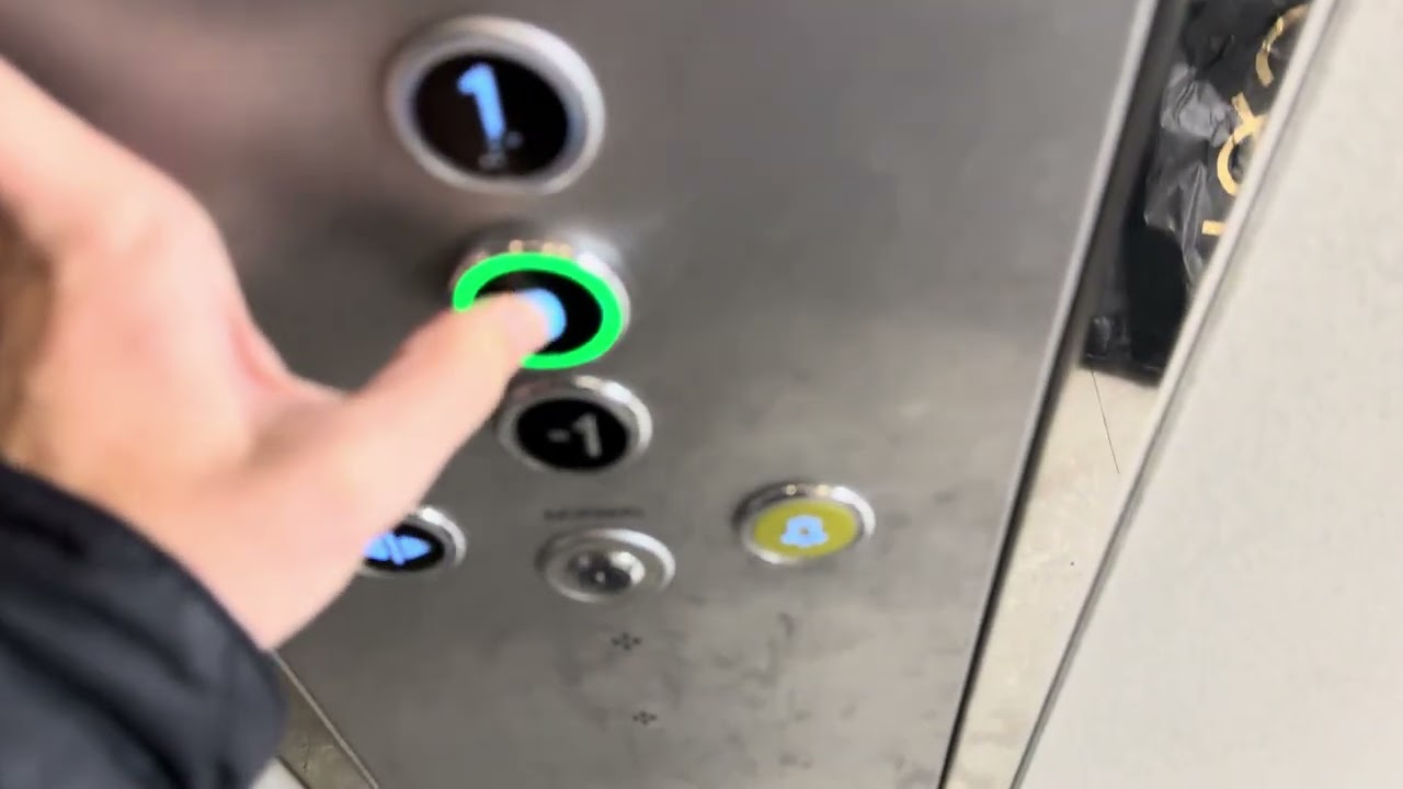 Horrible DEATH TRAP 2010 Stannah Hydraulic Lift @ Sports Direct Sutton Coldfield