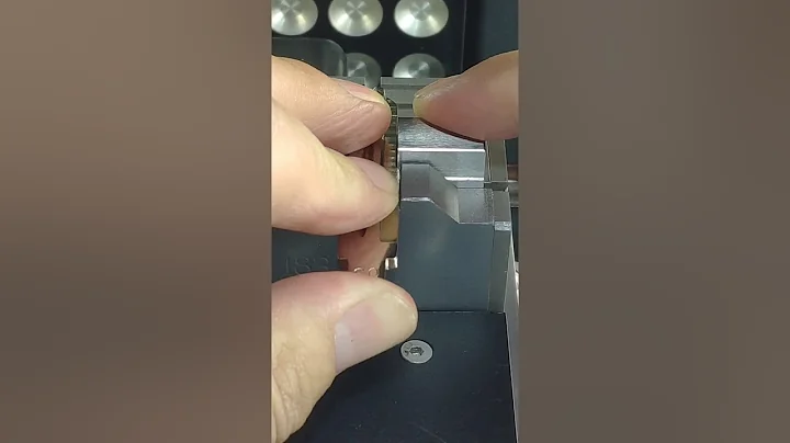 2M2 Tank automatic key cutting machine HON58