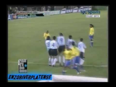 Roberto Carlos VS Argentina (Tiro Libre - Free Kick)