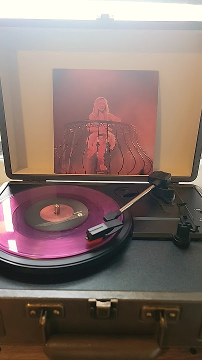 Unbox the Feather Vinyl with me! #feather #emailsicantsendfwd #vinyl #unboxing #sabrina #concert