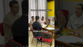 Precisa montar uma apresentação ou uma palestra? Falar bem não é dom, é técnica!