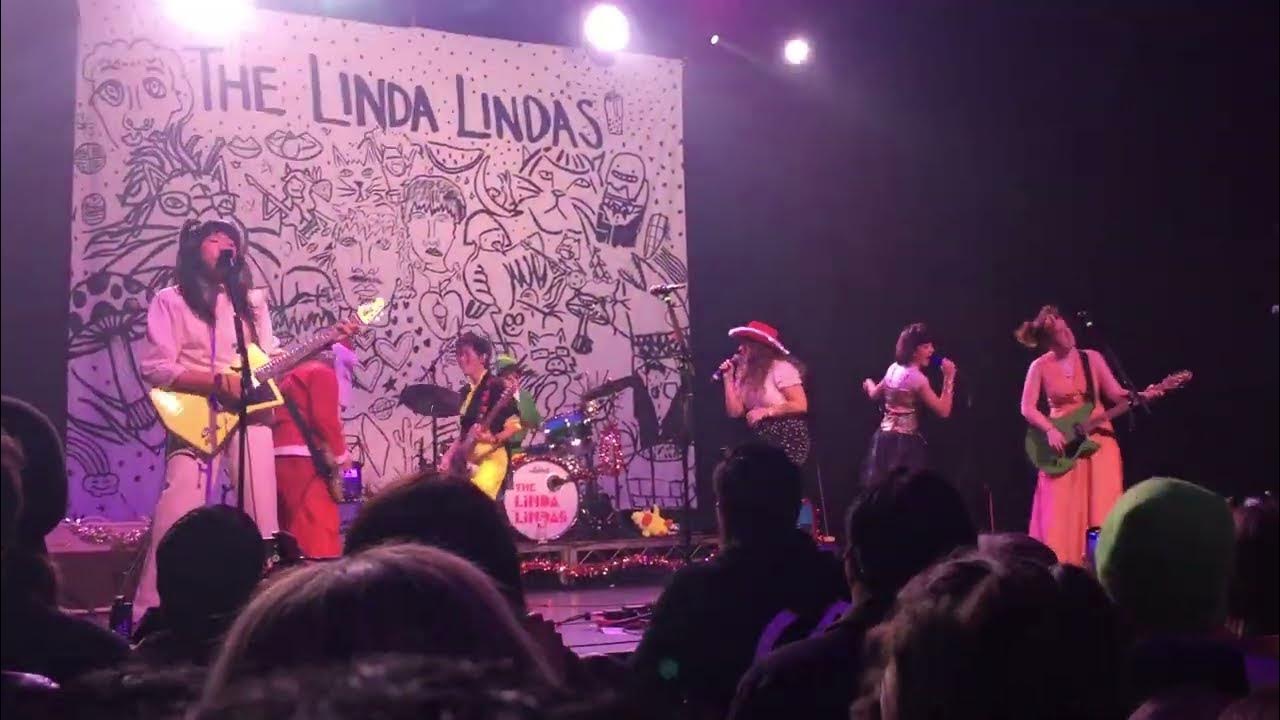 Amy Poehler Introduces Moxie's The Linda Lindas