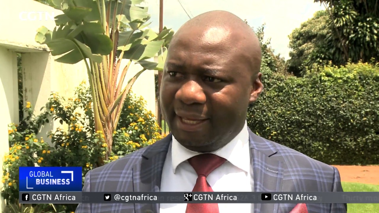 Zimbabwean government introduces $5 note but cash shortage persists