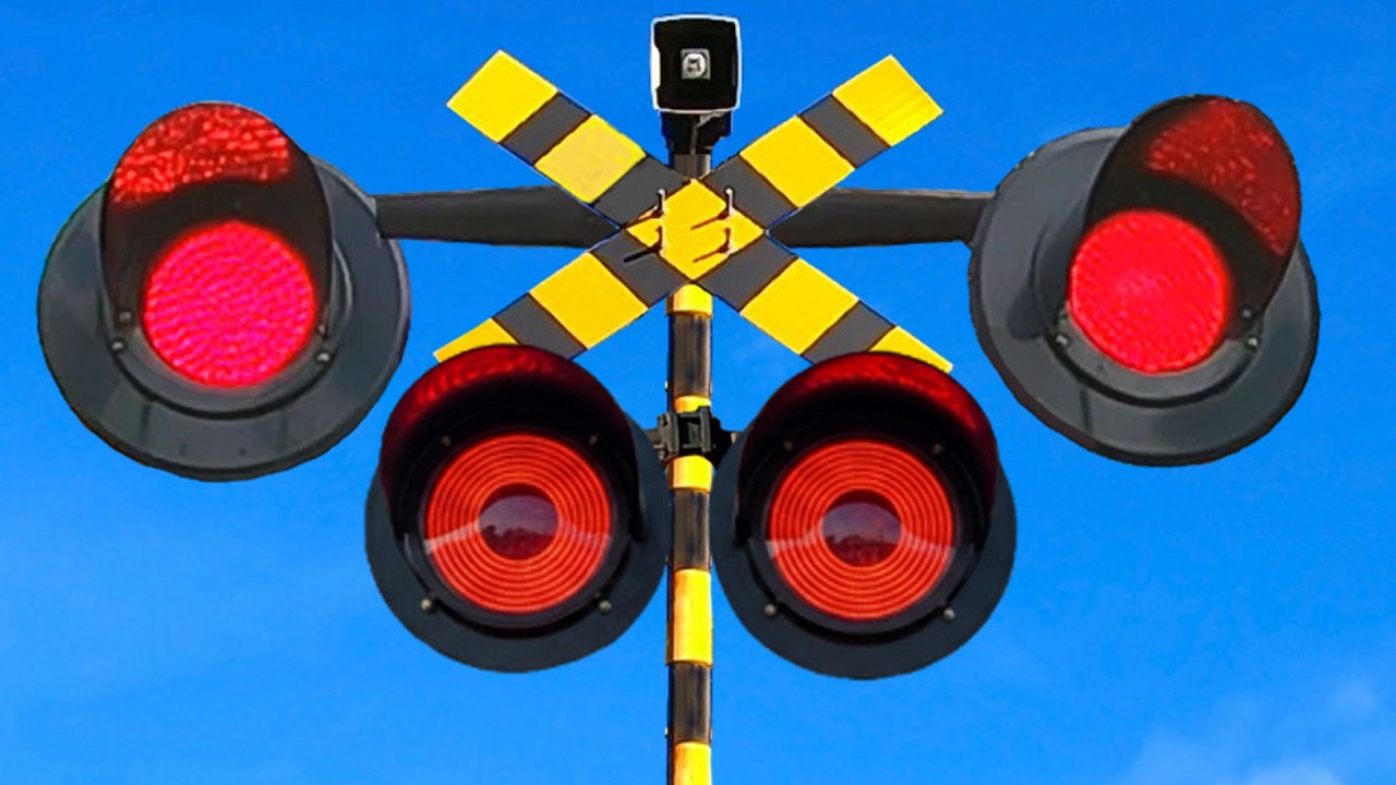 【電車】おもしろい踏切 信号 Funny railroad crossings and trains 信号踏切