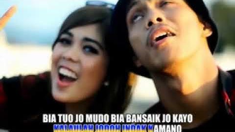Ratu Sikumbang Feat Dafa Sikumbang - Bia Tuo Jo Mudo (Duet Remix Minang Video)