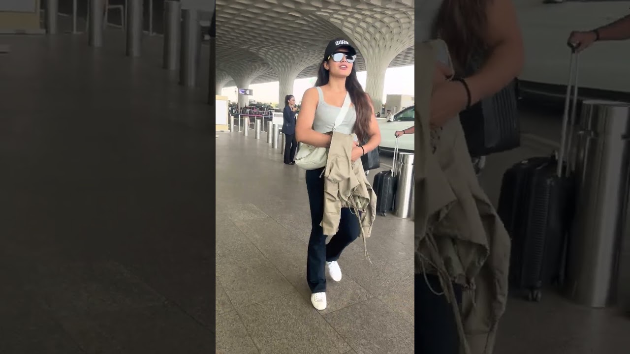 Rashmika Mandanna Spotted At Airport 