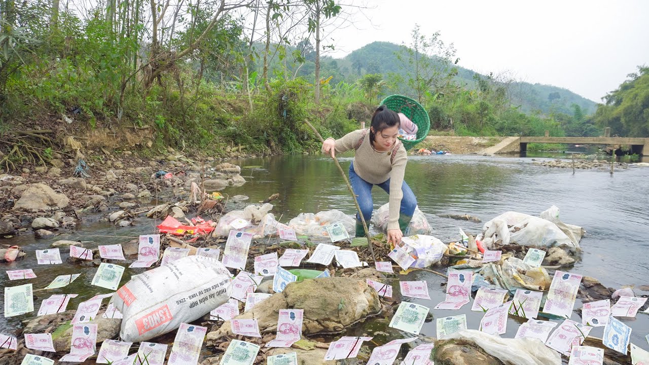 Mysterious Treasures Buried in Landfills, Single Mother Collects Scrap Everyday for Living