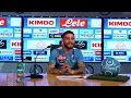 Dries Mertens scherza con Lorenzo Insigne durante il suo Q&A con i tifosi