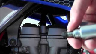 YZ250F Spark Plug Removal & Replacement - Applies to MOST 4-Stroke MX Bikes - Demo on 2008 Model