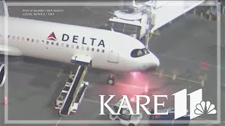 New video shows sparks coming from Delta plane by KARE 11 322 views 5 hours ago 26 seconds
