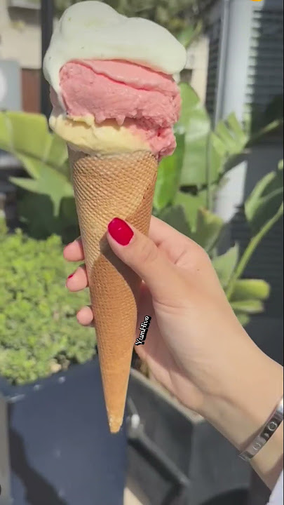 Brain freeze never tasted this good #shortfeed #foodforfoodies #youtubefeed #dessert #icecream #eat