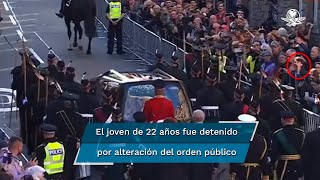 “Eres un viejo enfermo”, le gritan al príncipe Andrés durante procesión de la reina Isabel II