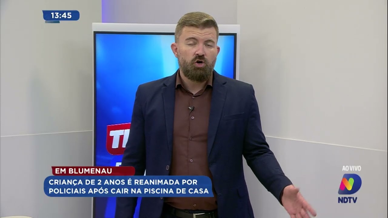 Em Blumenau: criança de 2 anos é reanimada por policiais após cair na piscina de casa