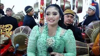 ROSO TRESNO voc ; DEWI MAYANG // CINDE LARAS