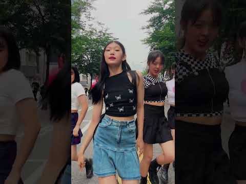 NewJeans (뉴진스) &amp;#39;Attention&amp;#39; 댄스 챌린지 Dance #Challenge #Shorts @신촌연세로｜[BLACK DOOR 블랙도어]