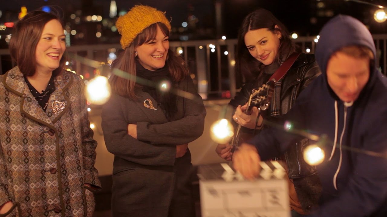 The Staves "Icarus" Live - Sideshow Alley auf YouTube ansehen The Staves "Icarus" Live - Sideshow Alley auf YouTube ansehen