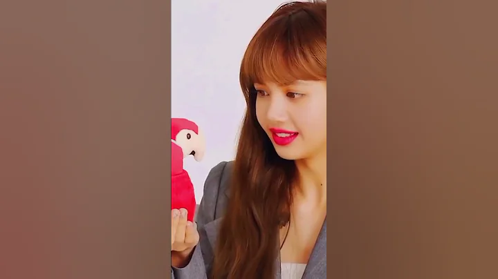 lisa shocked with the talking parrot