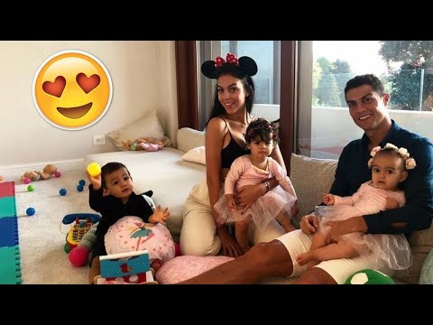 Video: Fotos Von Cristiano Ronaldo Und Seinen Kindern