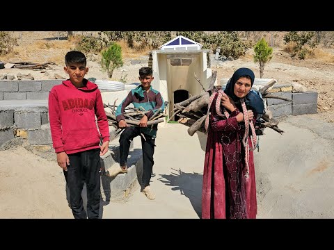 الاستعداد لفصل الشتاء عائلة بدوية تجمع الحطب وتنسج السجاد