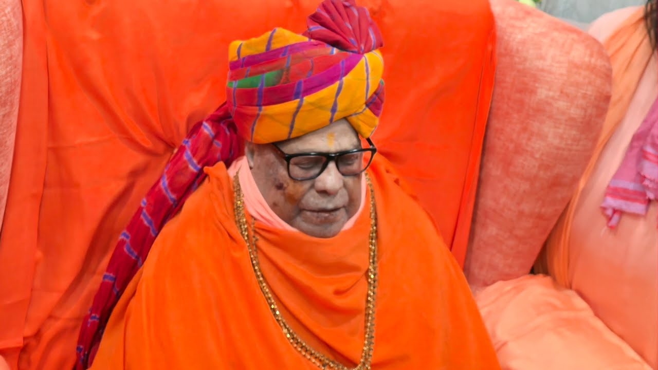 समाधि परम पूज्य ब्रह्मरूपं गुणातीतं सच्चिदानंदमीश्वरम्। पूज्यं पापहरं देवं वन्दे तप दिवाकरम्॥