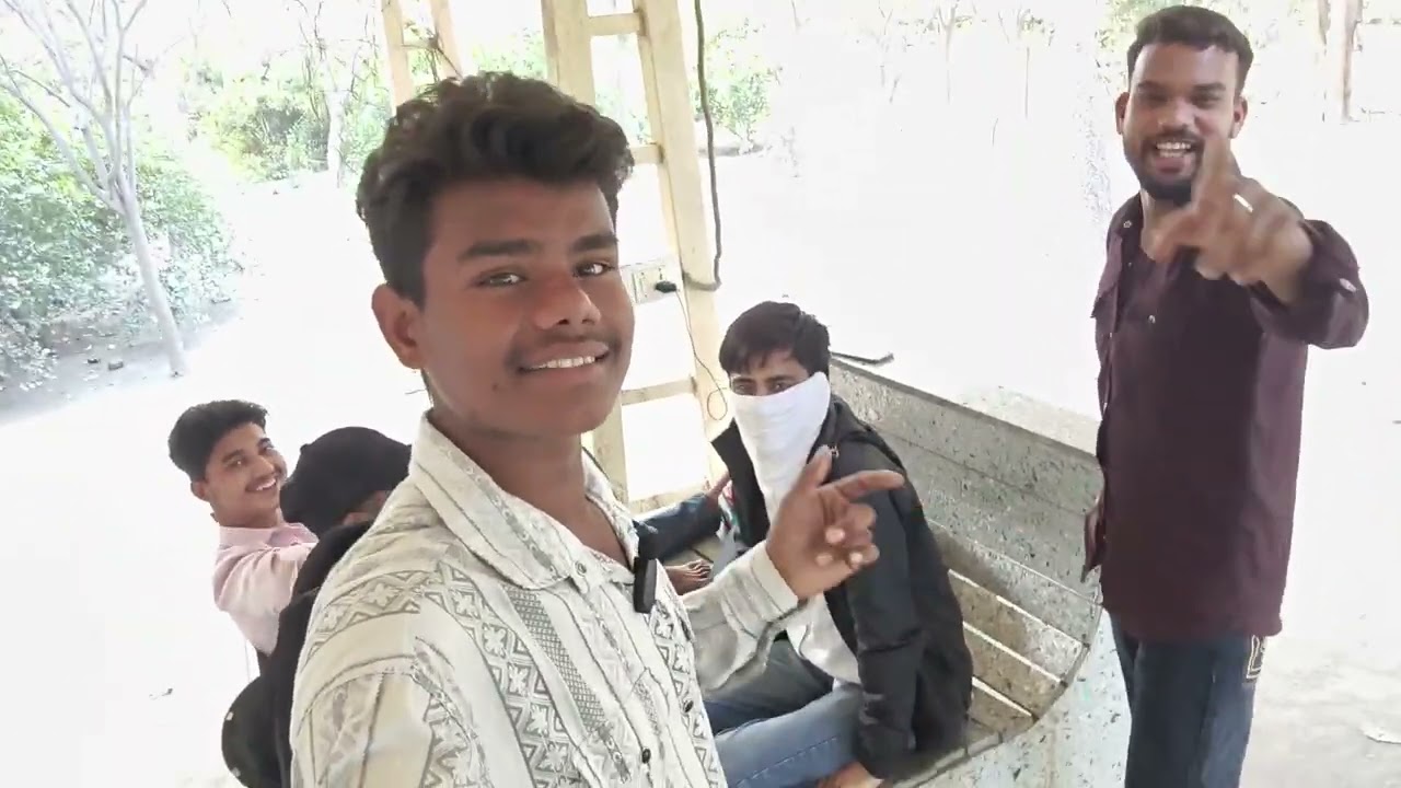 #cute hasinon se mile