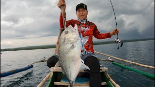 Giant Trevally Caught on my second drop! Fishing in the Philippines | Vertical Jigging