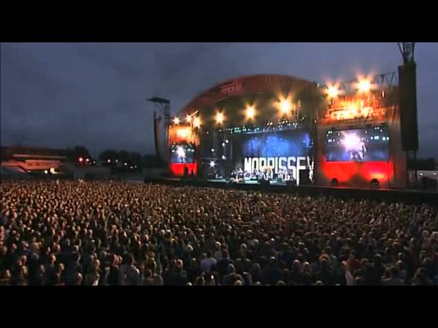 Morrissey - There is a Light that Never Goes Out (Move Festival, Manchester 2004) class=