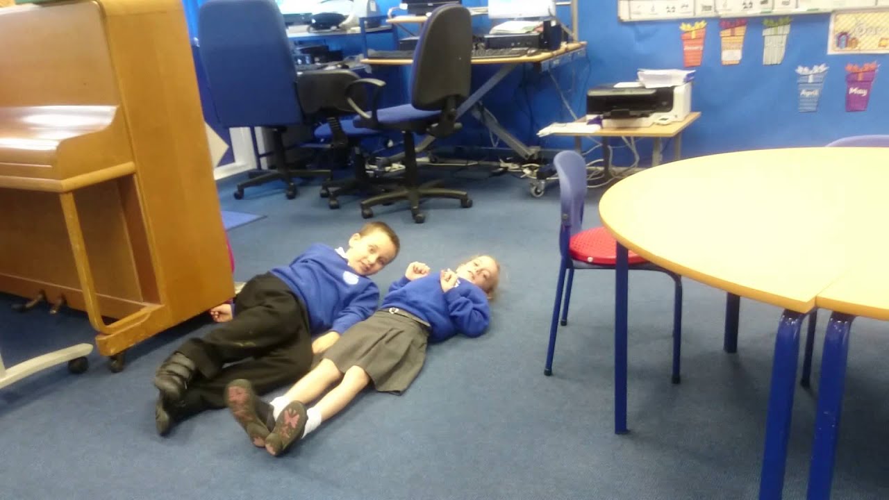 Mr and Mrs Twit - The Frog! - YouTube