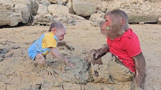 So Cute!  Kuku carried Su ran away to take mud bath