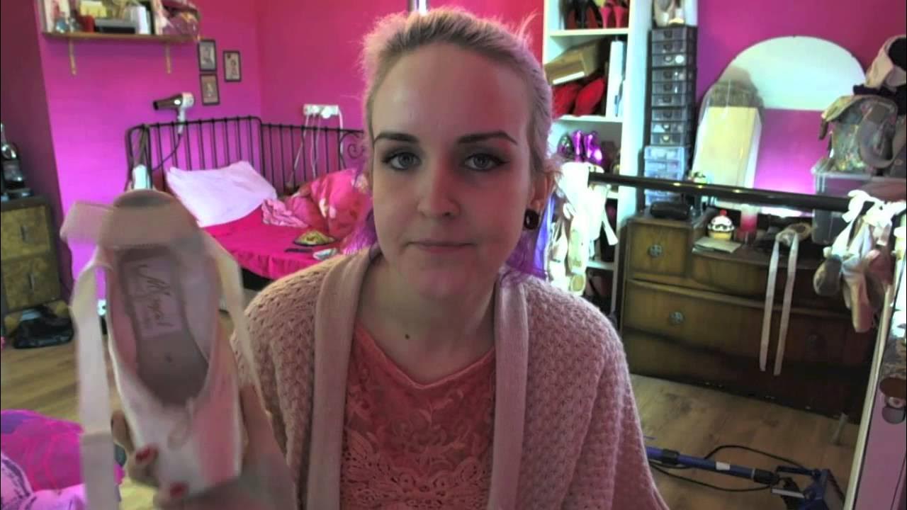 Sinking in pointe shoes Pointe Shoes that are too wide and comparison to correctly fitted shoe