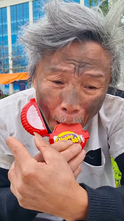 The poor man ate hubba bubba candy, lipstick, bicycle glue, and dinosaur eggs #shortvideo#funny