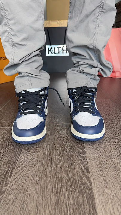 Air Jordan 1 Midnight Navy