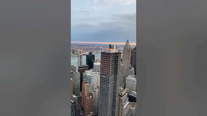 Daily 7 p.m. cheering for NYC medical workers in d...