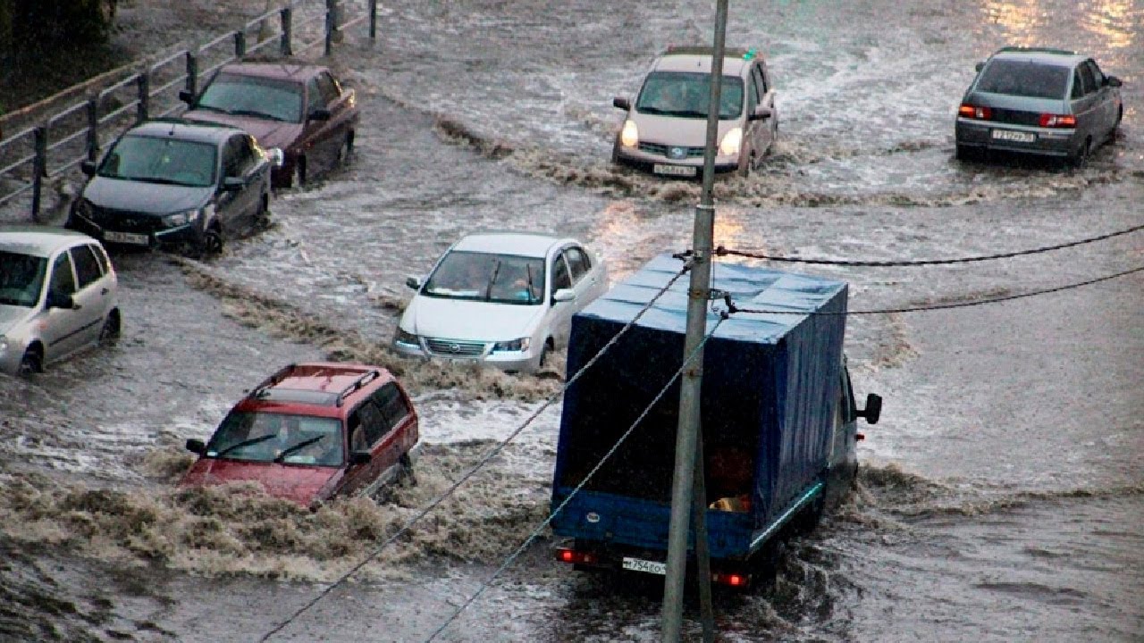 Алматы уходит под воду. Дикие ливни не прекращаются с самого утра