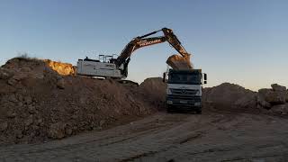 Hidromek 390LC H4 Hafriyat Kaldırma || HMK 40 Tonnes Excavator Heavy Digger Loading Trucks