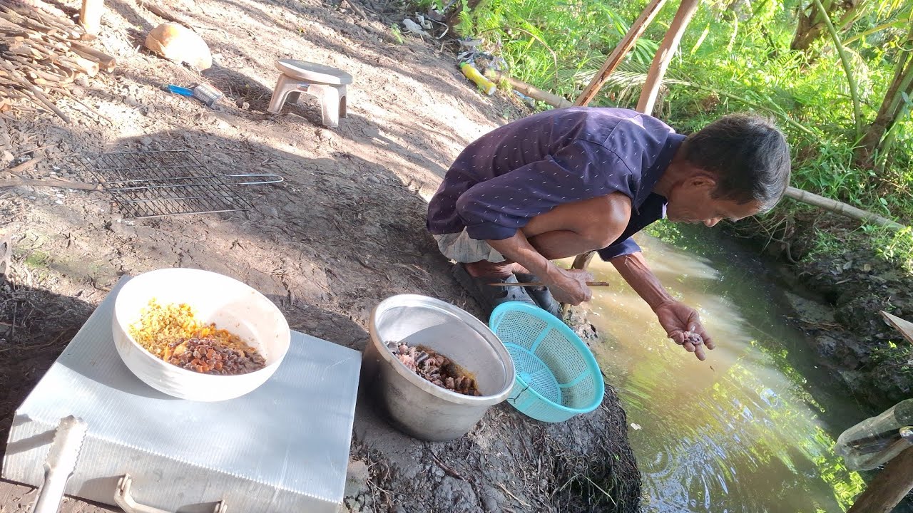 mồi ben rượu ngon khó cưỡng, ở làng quê.
