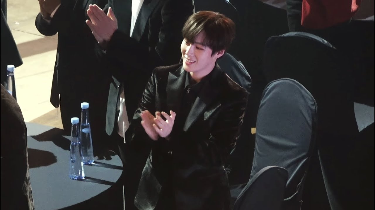 171115 AAA 하성운 대기석 4k 직캠