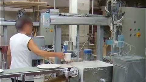 Plate coating done with Yamaha Cartesian robot + Tilting axis