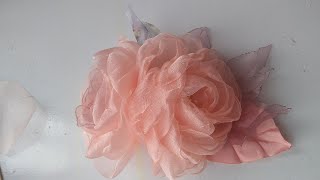 Rosa de organza pra madrinha Rosa de organza pra madrinha
