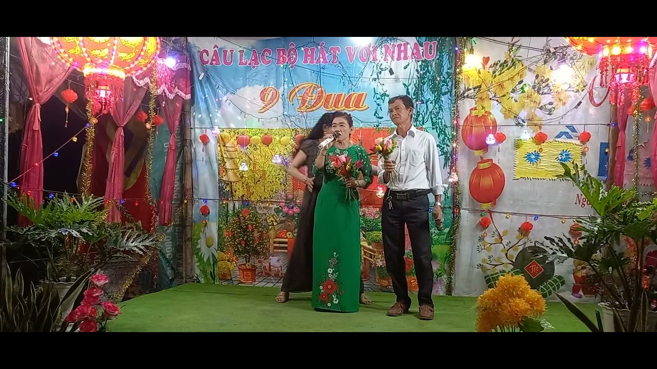 Tình  đẹp  mùa  chom  chom ( song ca)