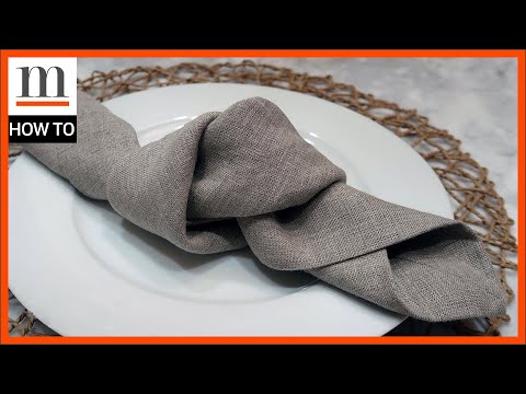 Video: Method of folding napkins for table setting