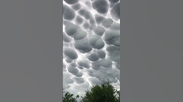 Beautiful Mammatus Clouds in Argentina Skies || ViralHog