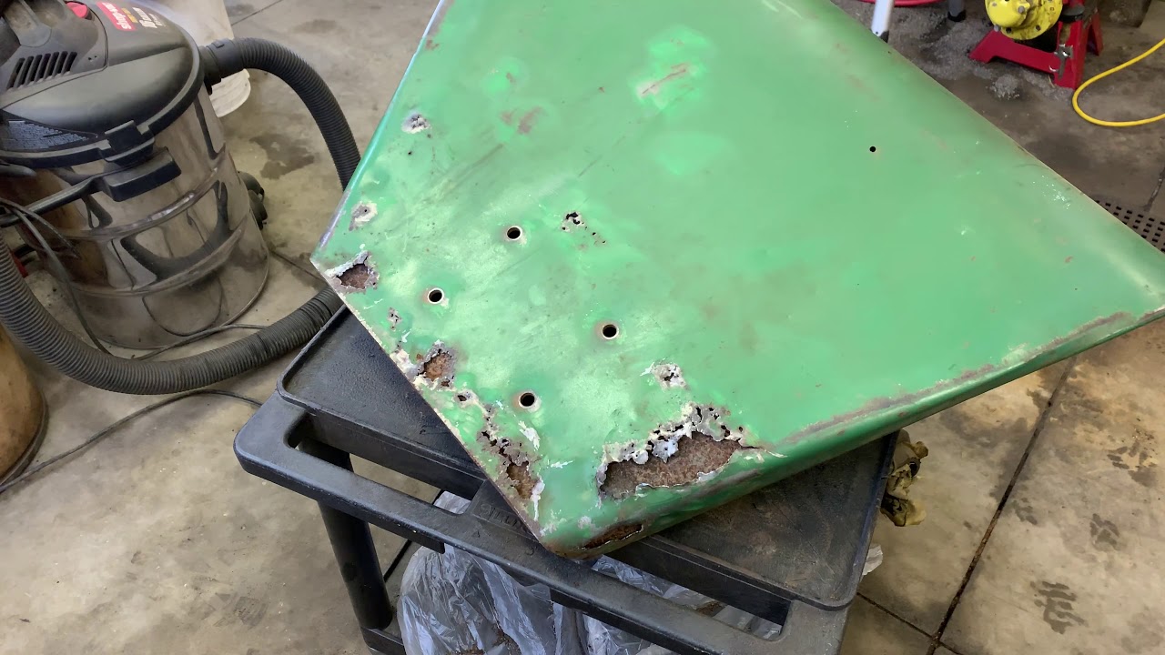 The Nastiest Paint! Repairing Very Rusty Fenders John Deere 2510