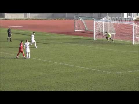 مهاجم يرفض تسجيل ضربة جزاء فكيف رد منافسه