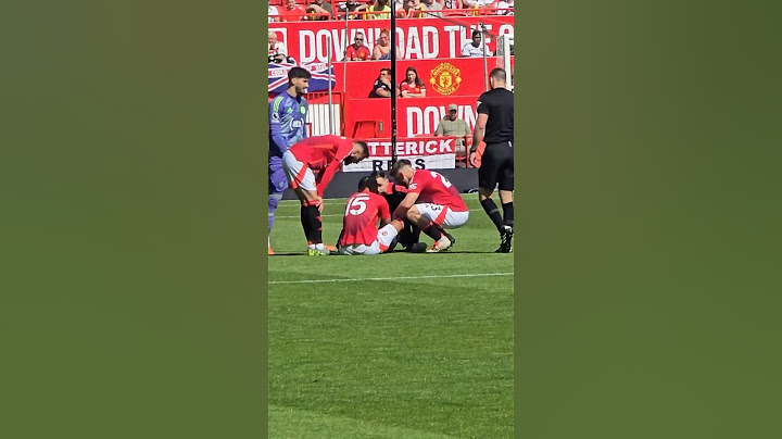 Yoro injury vs West Ham & Luke Shaw calling medic team #manchesterunited #lenyyoro #premierleague