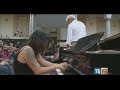 Capture de la vidéo Primavera Shima Rehearsing Keith Emerson Concerto No.1 + Keith Emerson Interview On Rai Tv