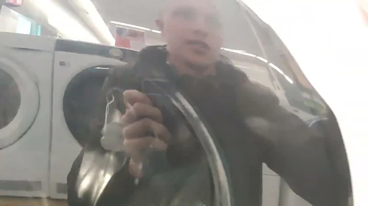 Looking at washing machines and dryers at Mediaworld 8/3/25