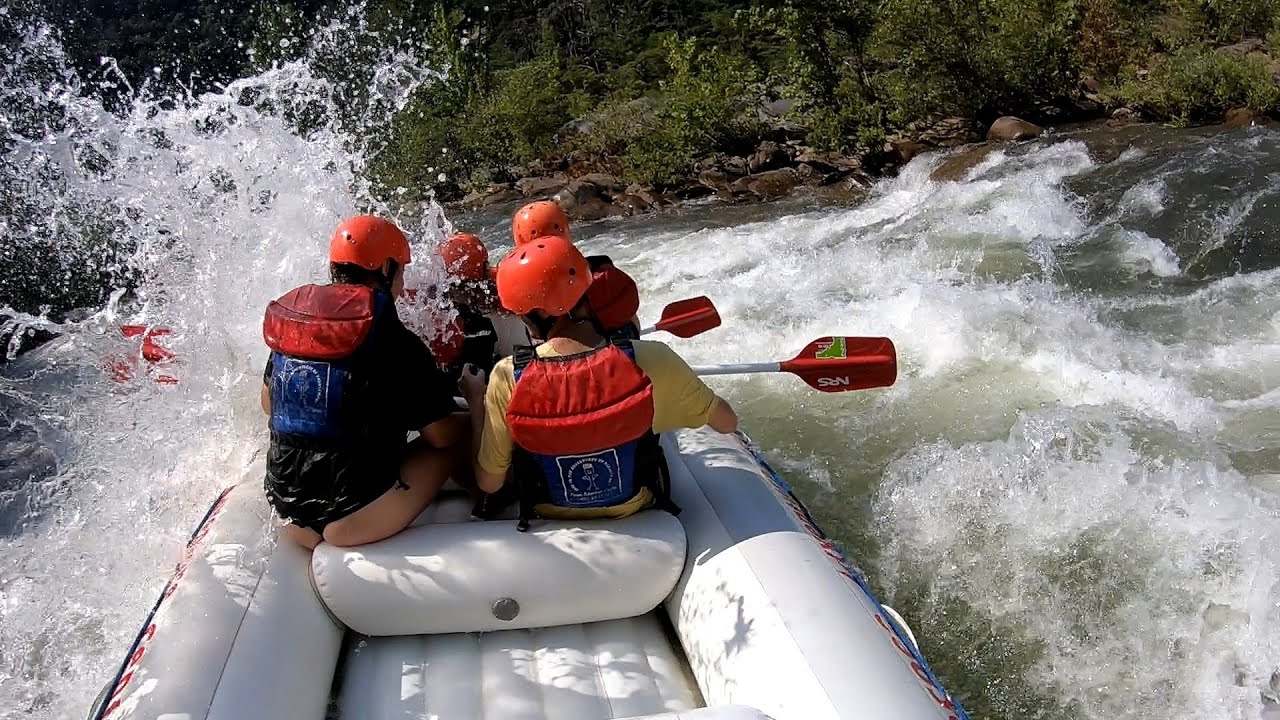 Rowdy River Play | Middle Ocoee River Rafting Guide Fast Fred